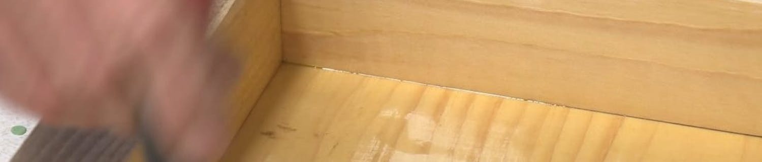 Mæt støbeformen med olie Mæt støbeformen med olie